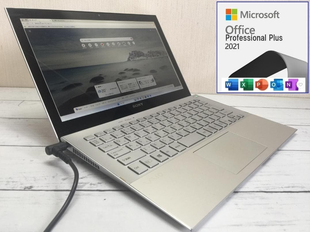 SONY SVP112 11.6型フルHD 重量:870g/薄さ:13.2mm