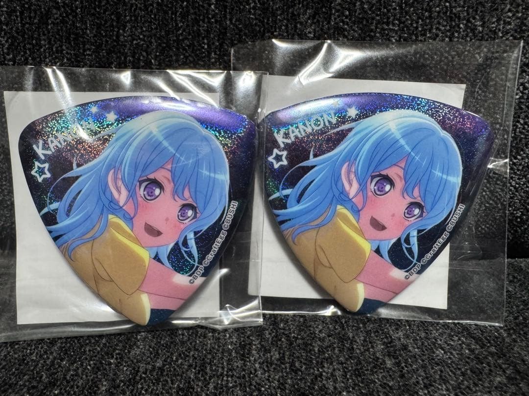 バンドリ 松原花音 たまみくじ ピック型ホロ缶バッジ2つセット