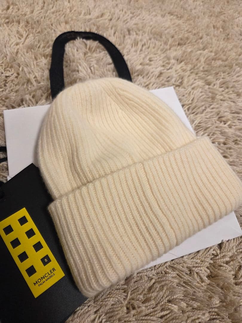 モンクレール　ニット帽　レディース　白ニット　モンクレ