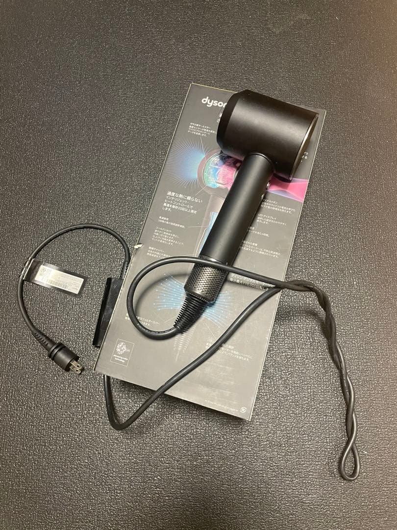mochiko様Dysonドライヤーブラック本体とアタッチメント箱購入時の付属品