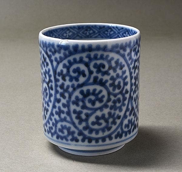 古伊万里染付 総蛸唐草文 大振覗猪口