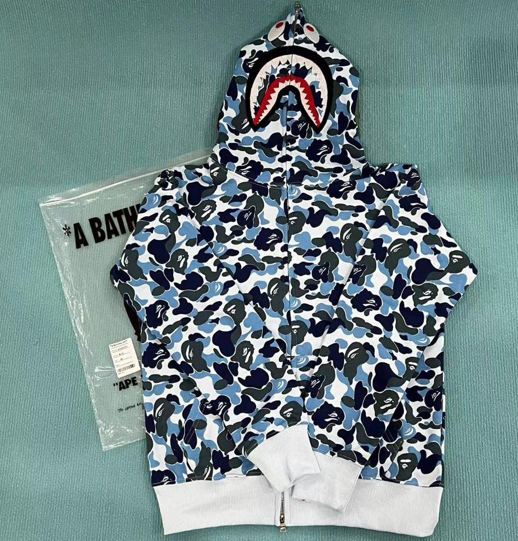 未使用 A BATHING APE ライトブルーカモフラージュパーカーL