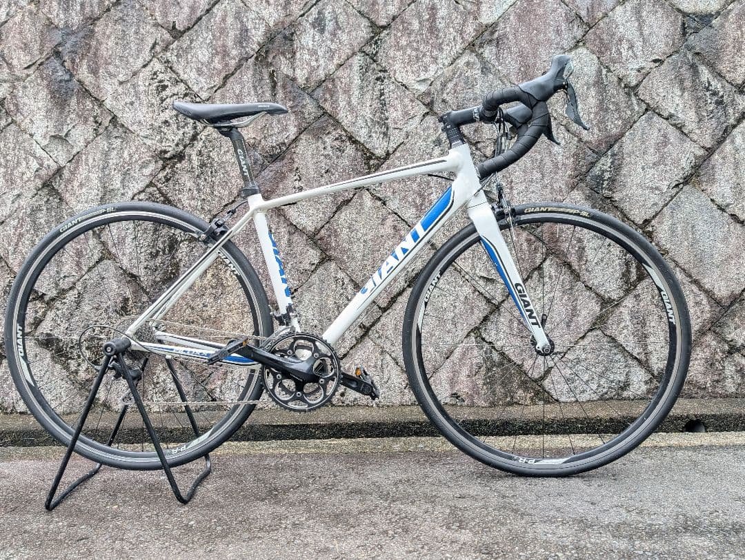 【ちょっとだけ訳あり】GIANT ジャイアント DEFY 2×10s