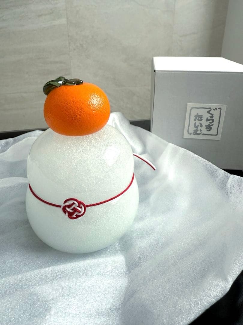 ※はなび【美品】つぶつぶみかんのモチモチ鏡餅 グラスタイム 組紐付き