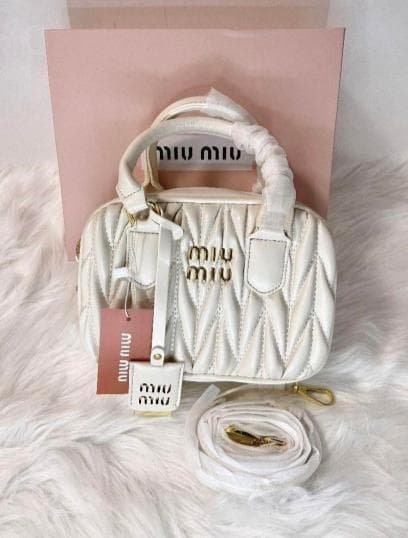 miumiu マテラッセ　バッグ