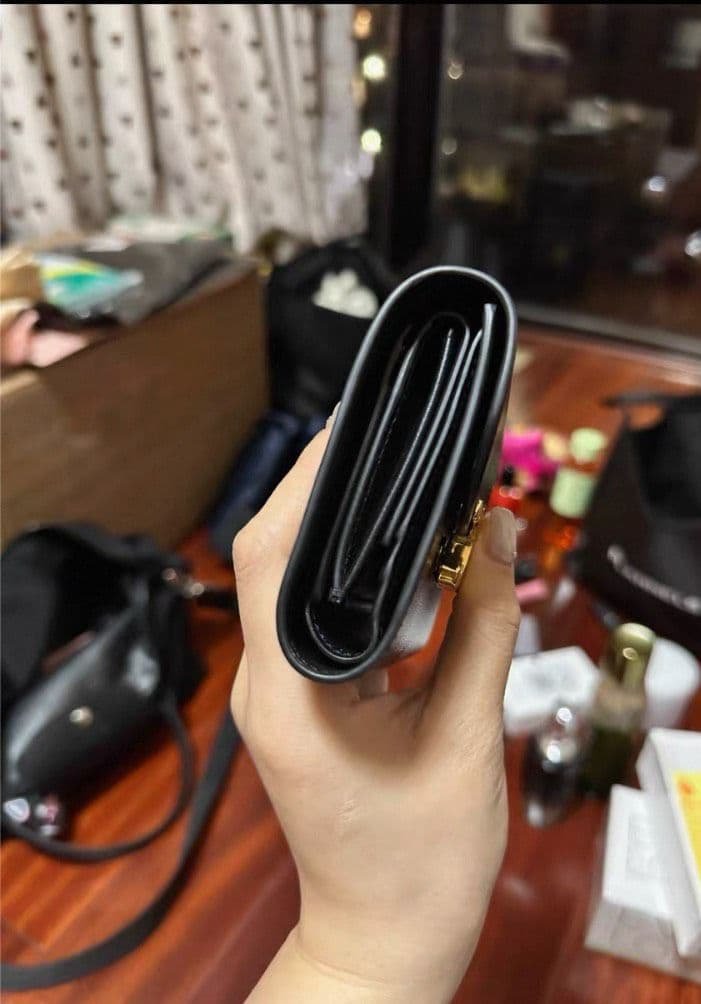 CELINE セリーヌトリオンフ レザー 三つ折り 財布 ブラック ゴールド金具