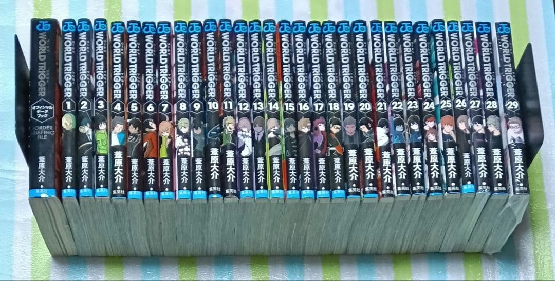 「ワールドトリガー 1〜29巻（既刊全巻）+オフィシャルデータブック」