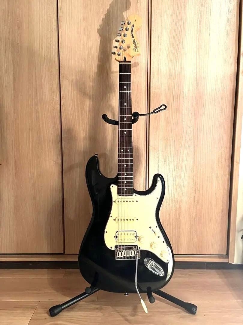 Squier by Fender ストラトキャスタータイプ（HSS）エレキギター