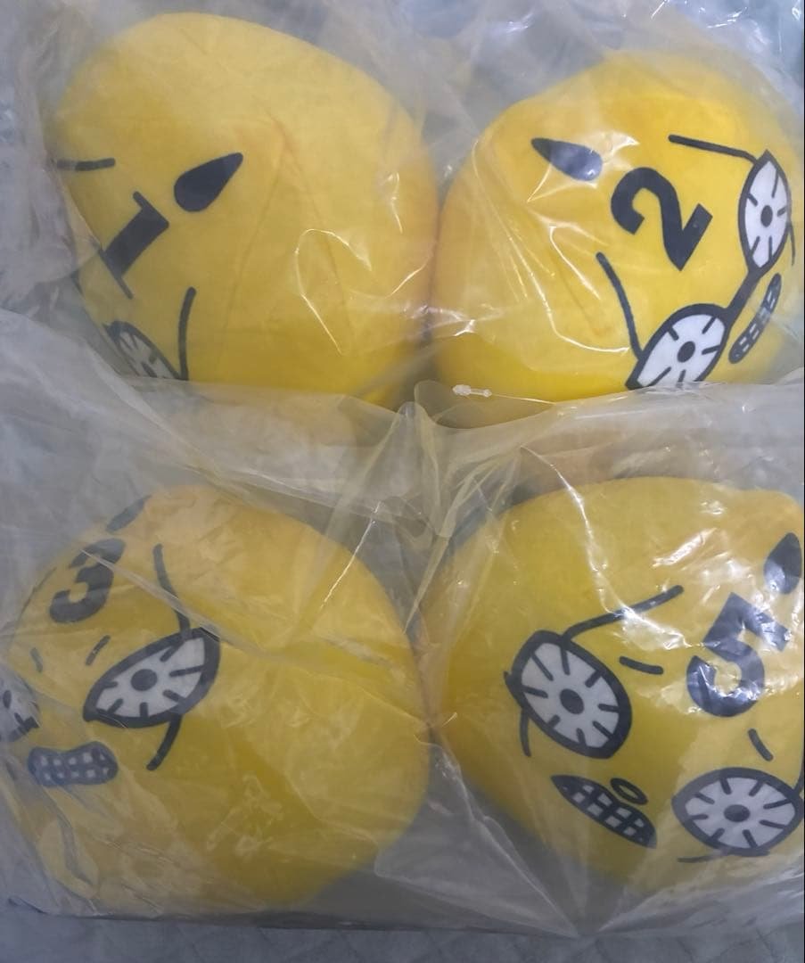 オマケ、ピンズなど、34ケ付き！G賞 もちもちもっち ぬいぐるみ ピストルズ