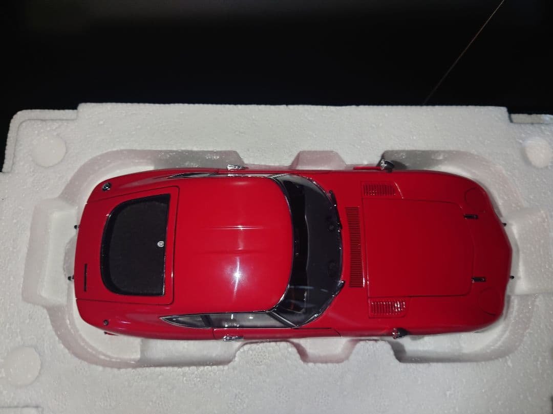 ミニカー 1/18 TOYOTA 2000ft Coupe